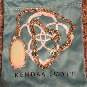 Kendra Scott necklace